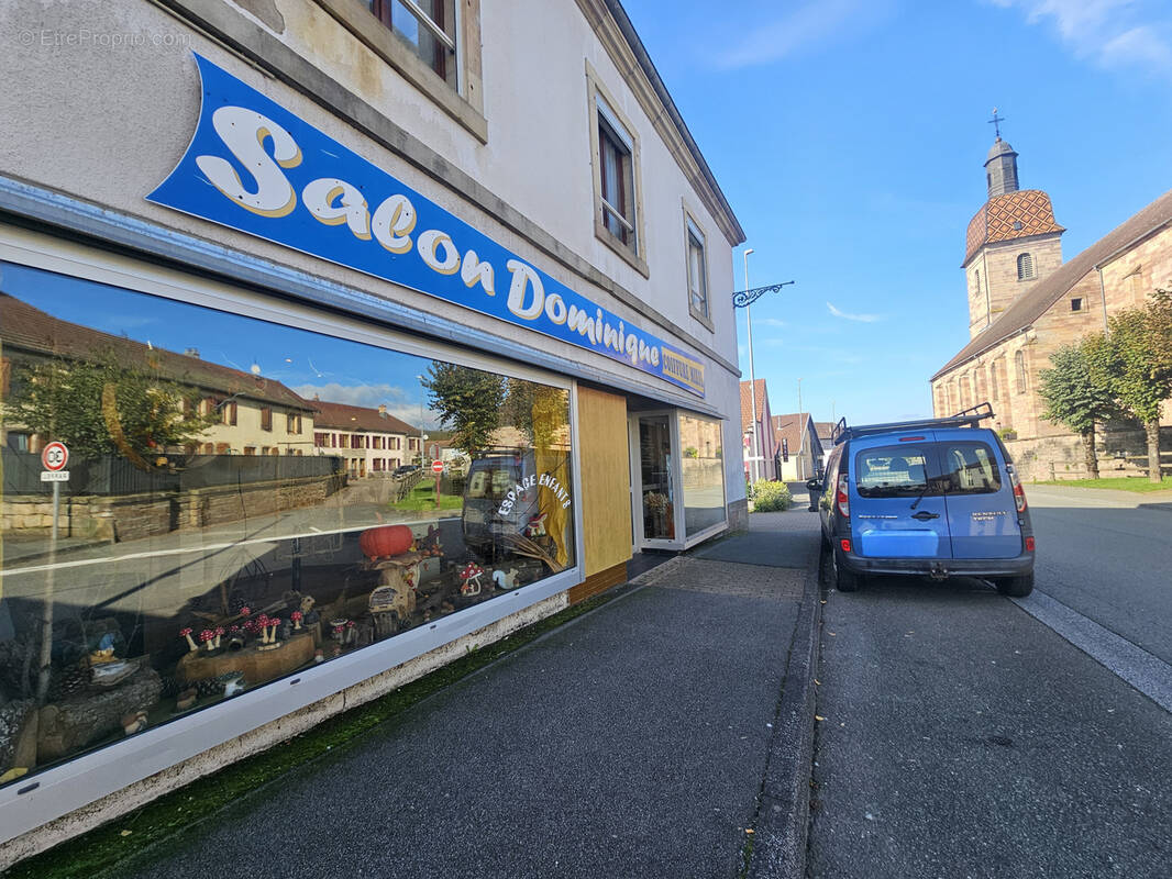 Commerce à CHAMPAGNEY