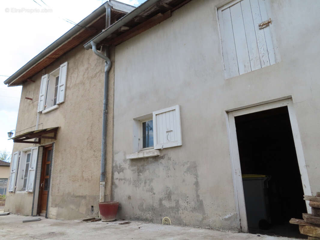 Maison à CHAVANOZ