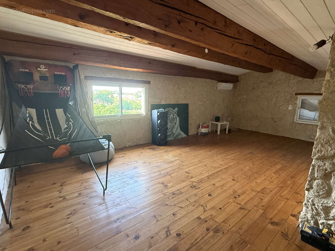 Maison à POUSSAN