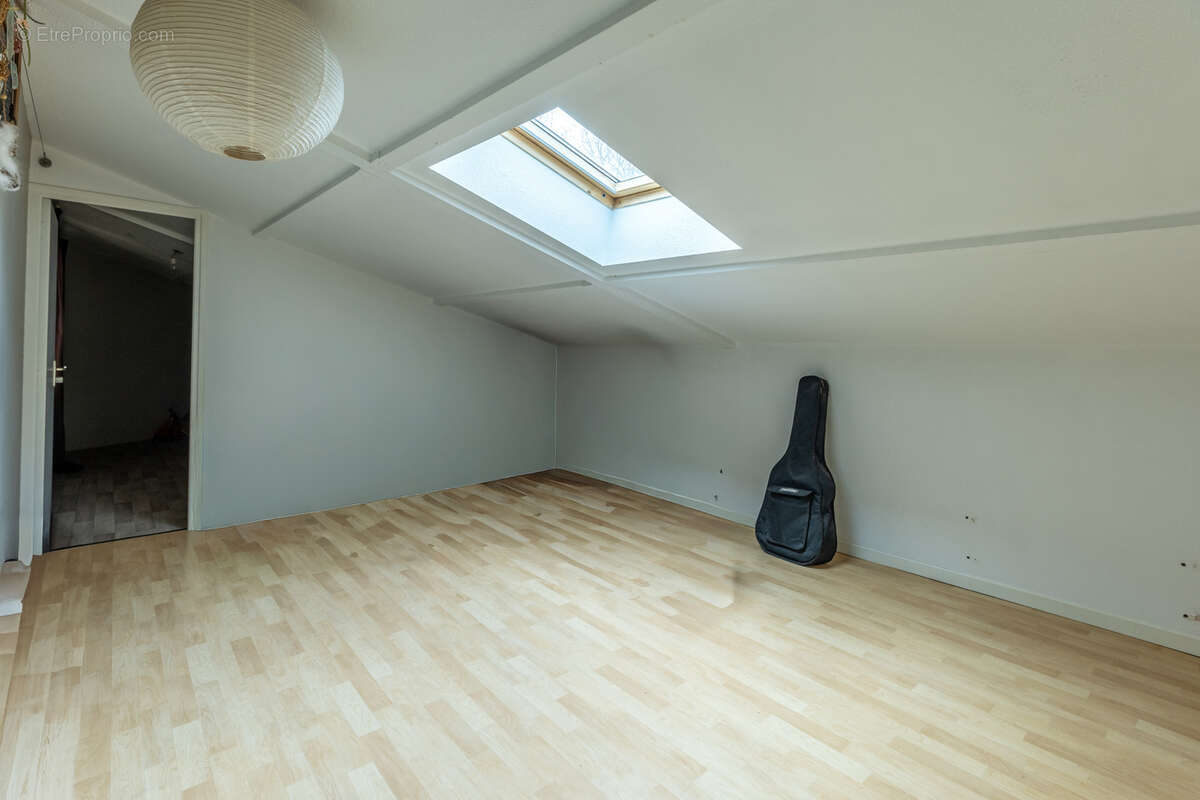 Chamalières, 63400, avenue Joseph Claussat, Maison 5 chambres, terrain 550 m2, 325 000 euros Frais d’agence in - photo 8