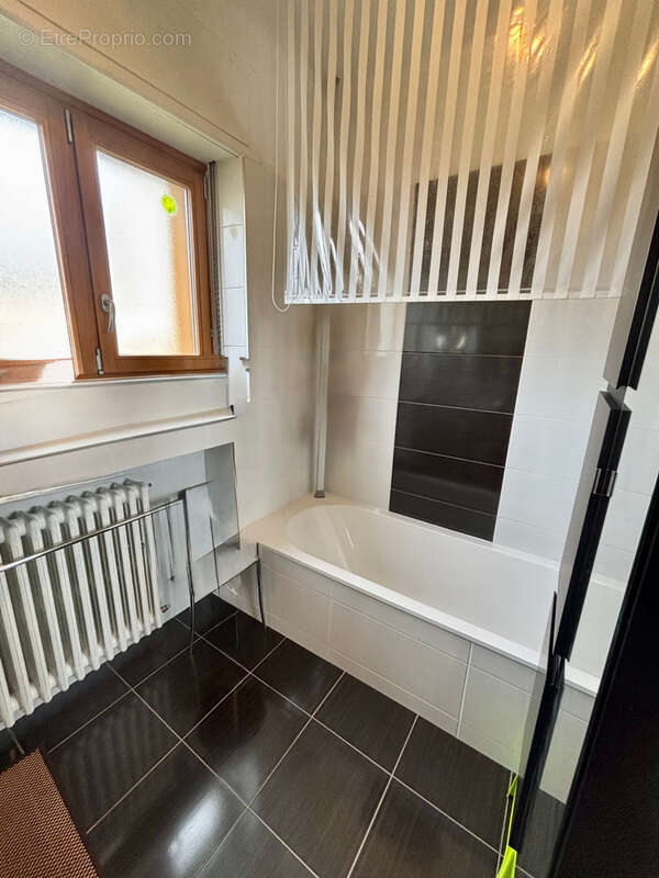 MAISON Quartier Vacquinière - 163 m2 - 4 chambres - Jardin - Garage - photo 18