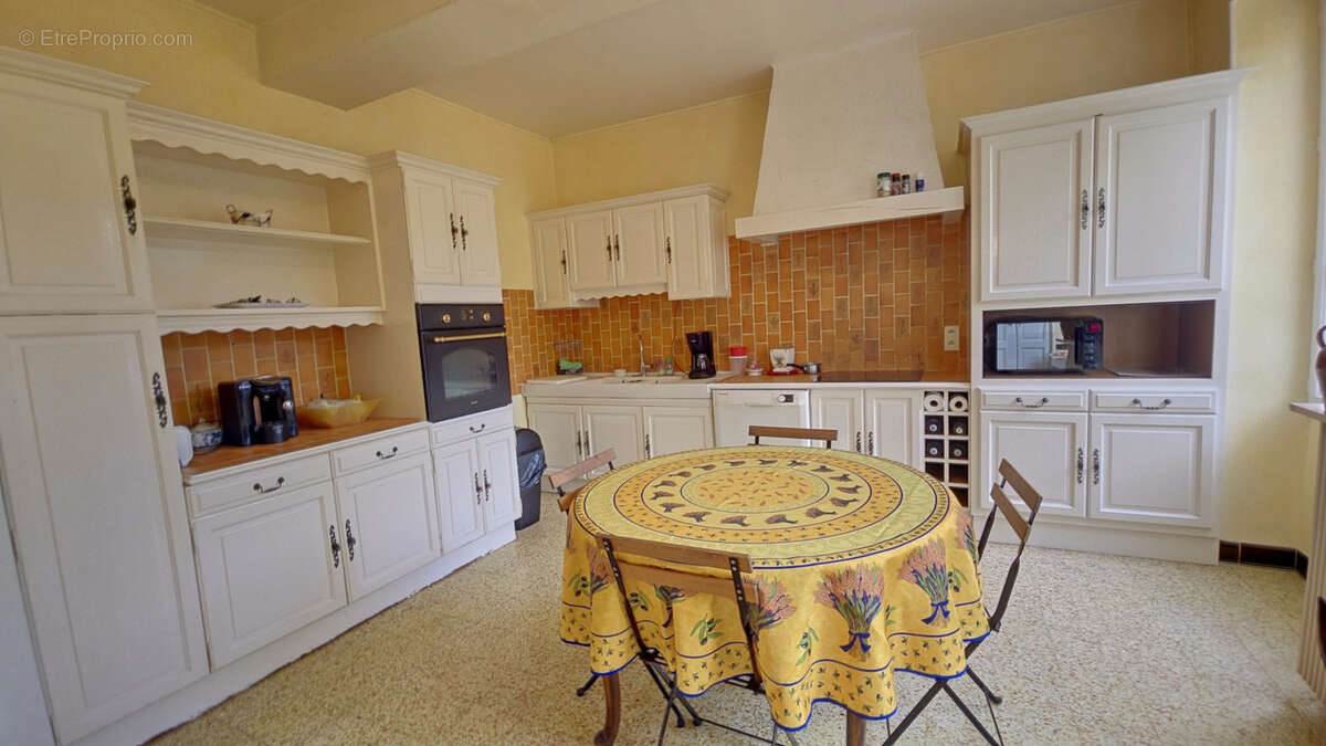 Maison à MONTIGNY-LA-RESLE