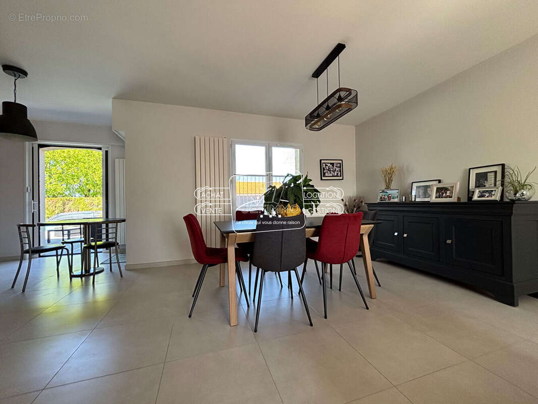 Maison à SAINT-JULIEN-DE-CONCELLES