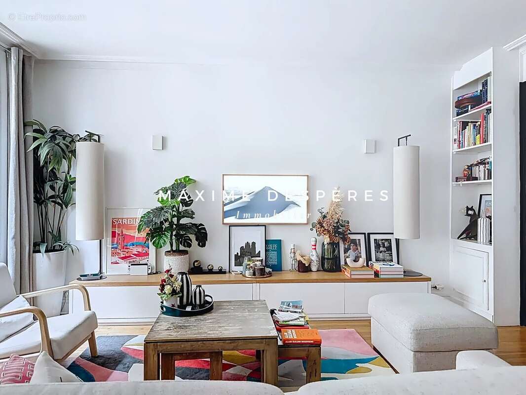 Appartement à PARIS-16E