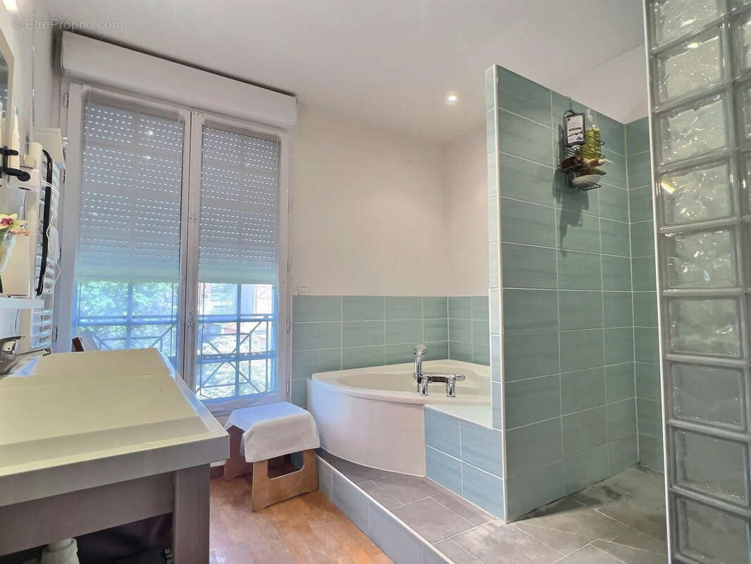 Maison à SAINT-MAUR-DES-FOSSES