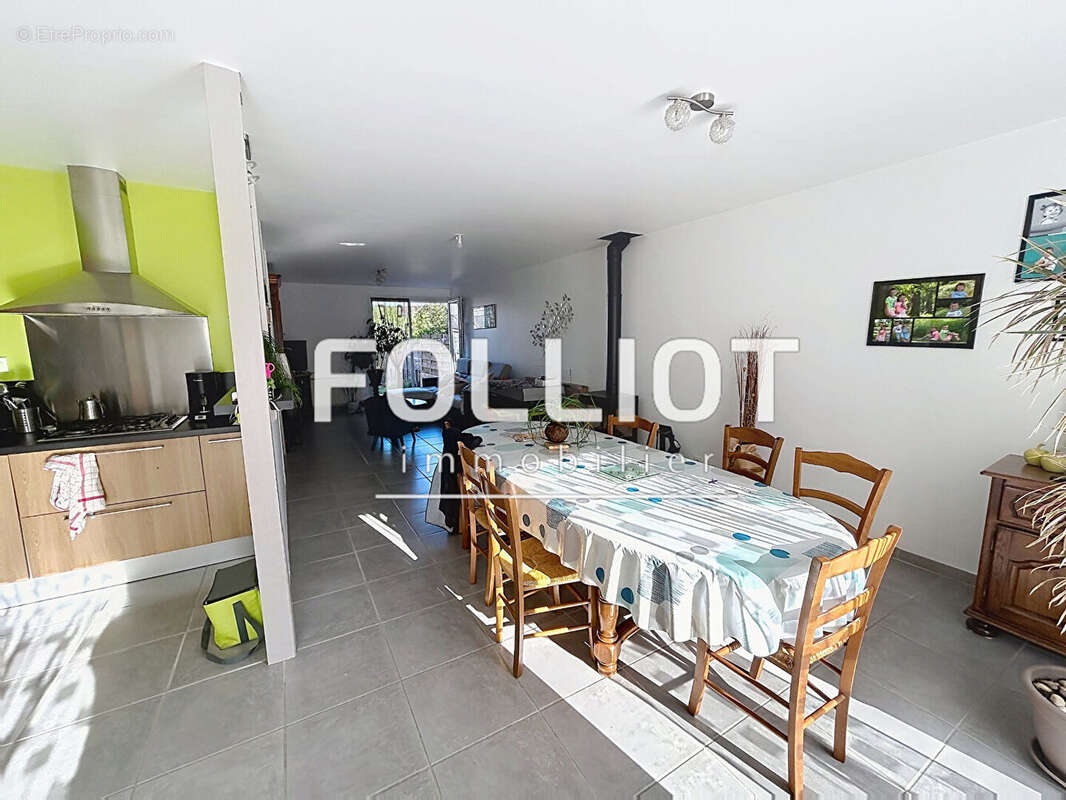Maison 6 pièces à vendre à Saint Hilaire du Harcouët - Réf. 14356SL - photo 3