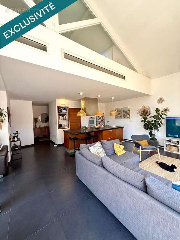 Photo 4 - Commerce à LA GARDE