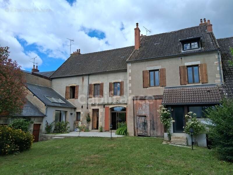 Maison à SAINT-SAULGE