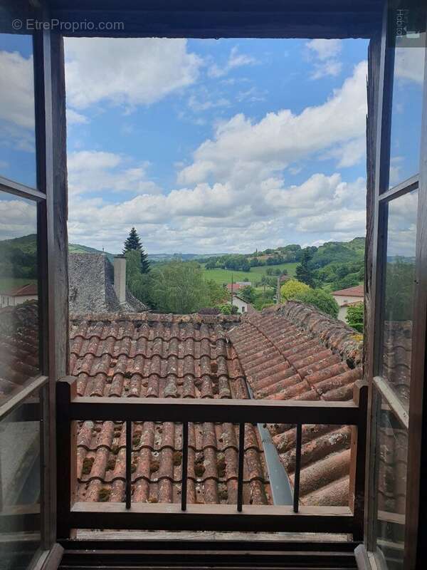 Maison à LEYNHAC