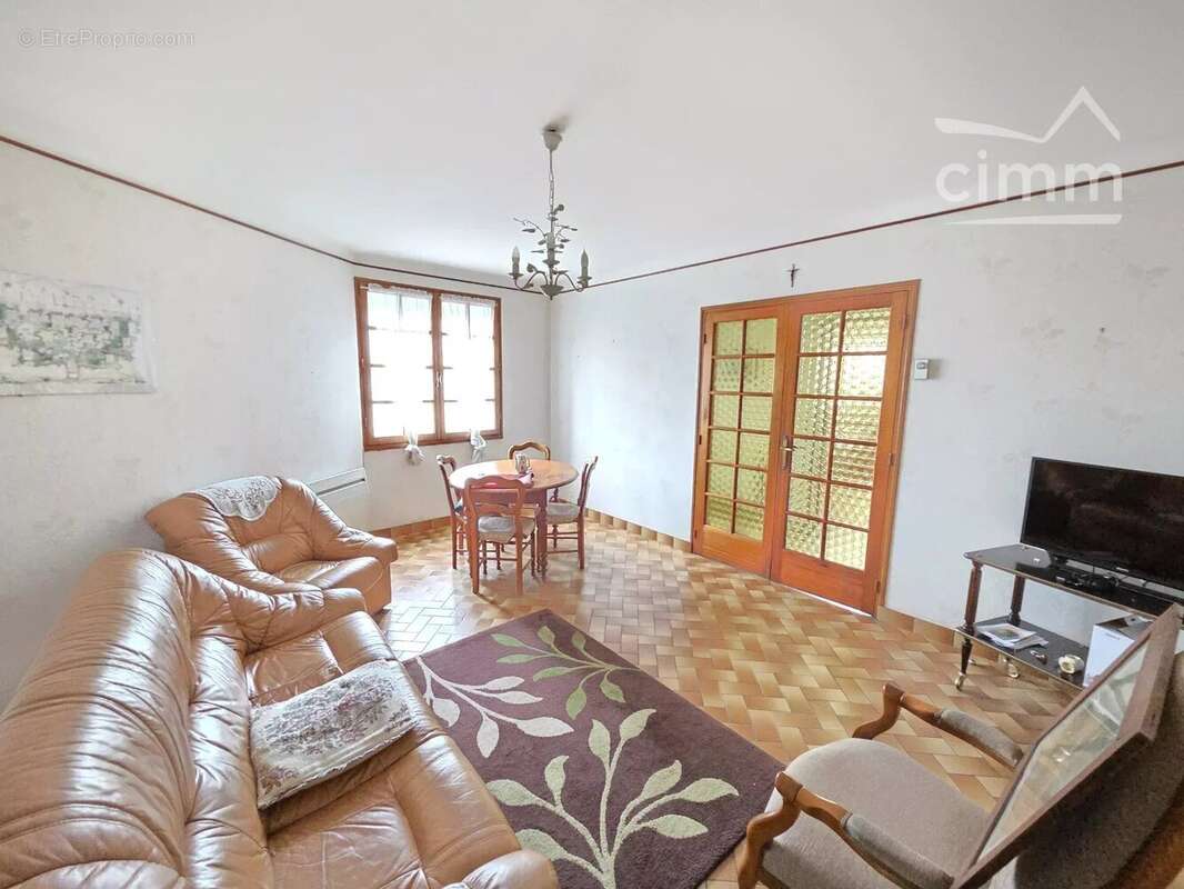 Maison à LES TOUCHES