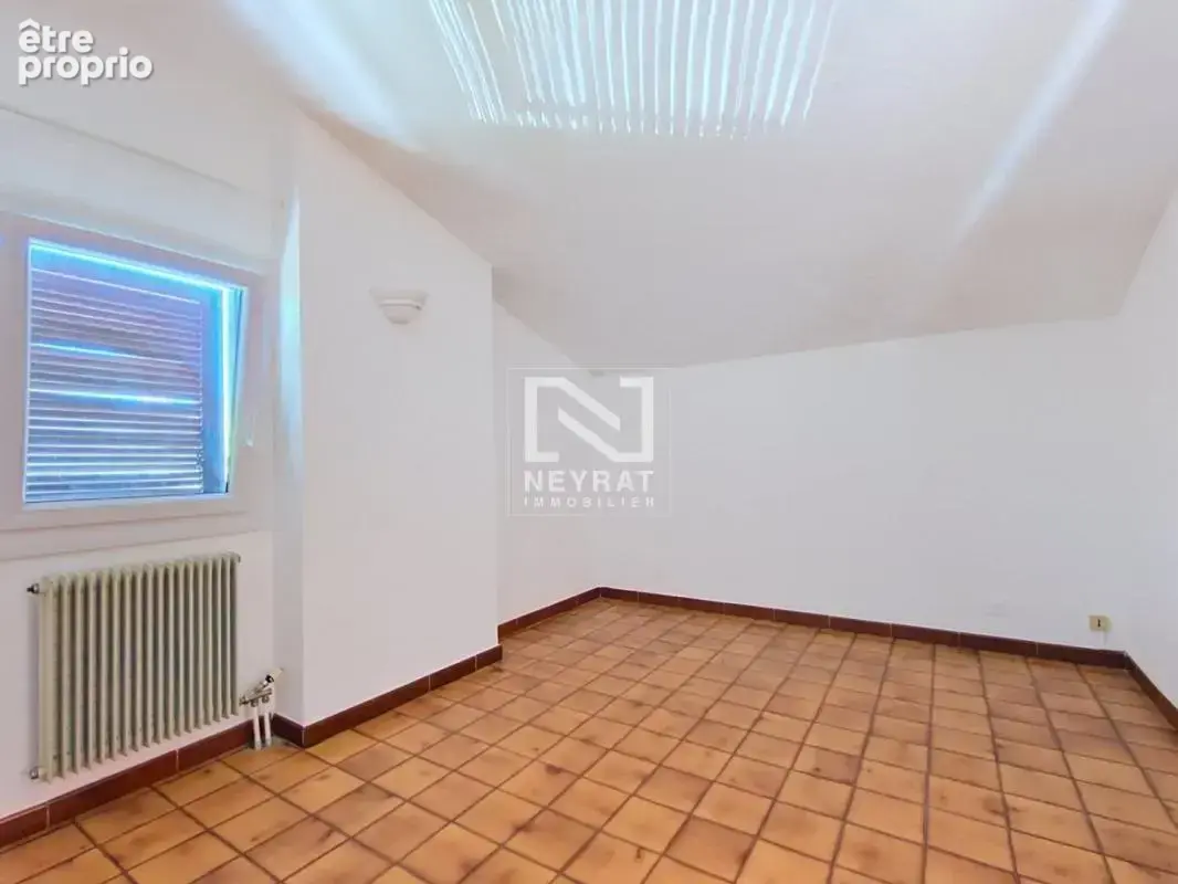 Draguignan -  appartement lumineux avec potentiel 2 chambres - photo 4