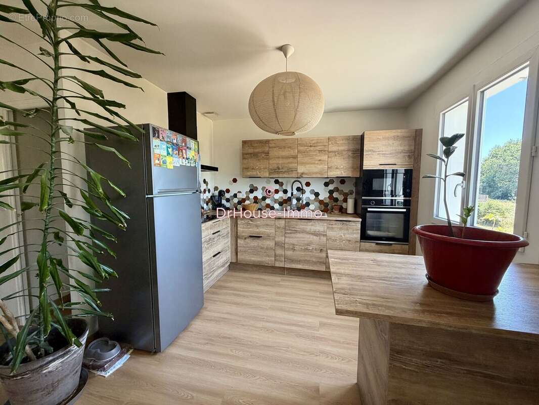 Maison 88 m² à La Roche-Chalais  - photo 3