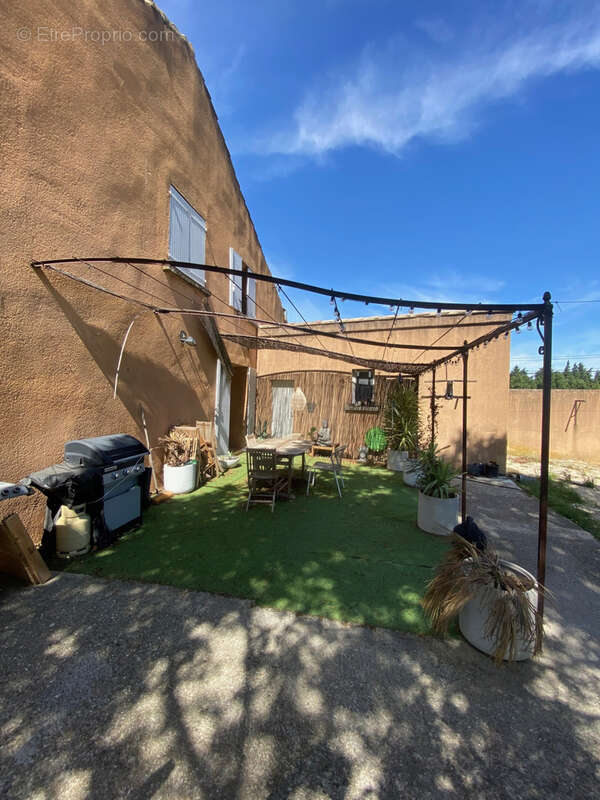 Maison à CADEROUSSE