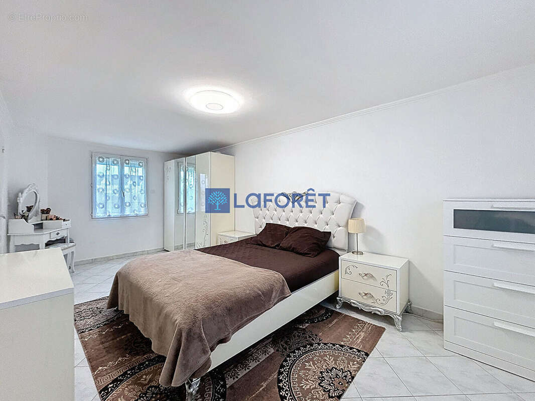 Maison à SAVIGNY-SUR-ORGE