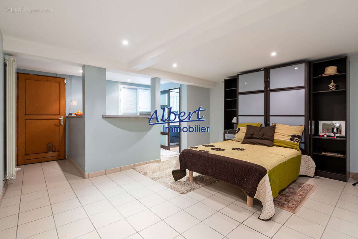 Maison à SAINT-BONNET-DE-MURE