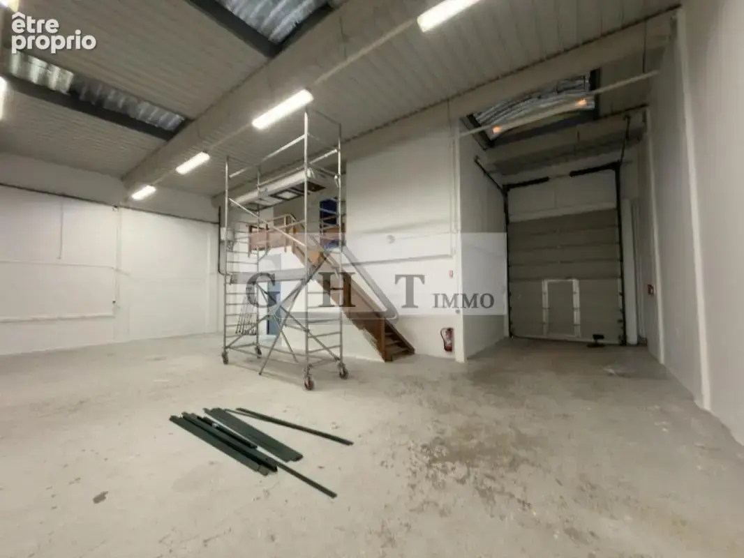 Entrepot 300m2 a vendre moissy cramayel - photo 3