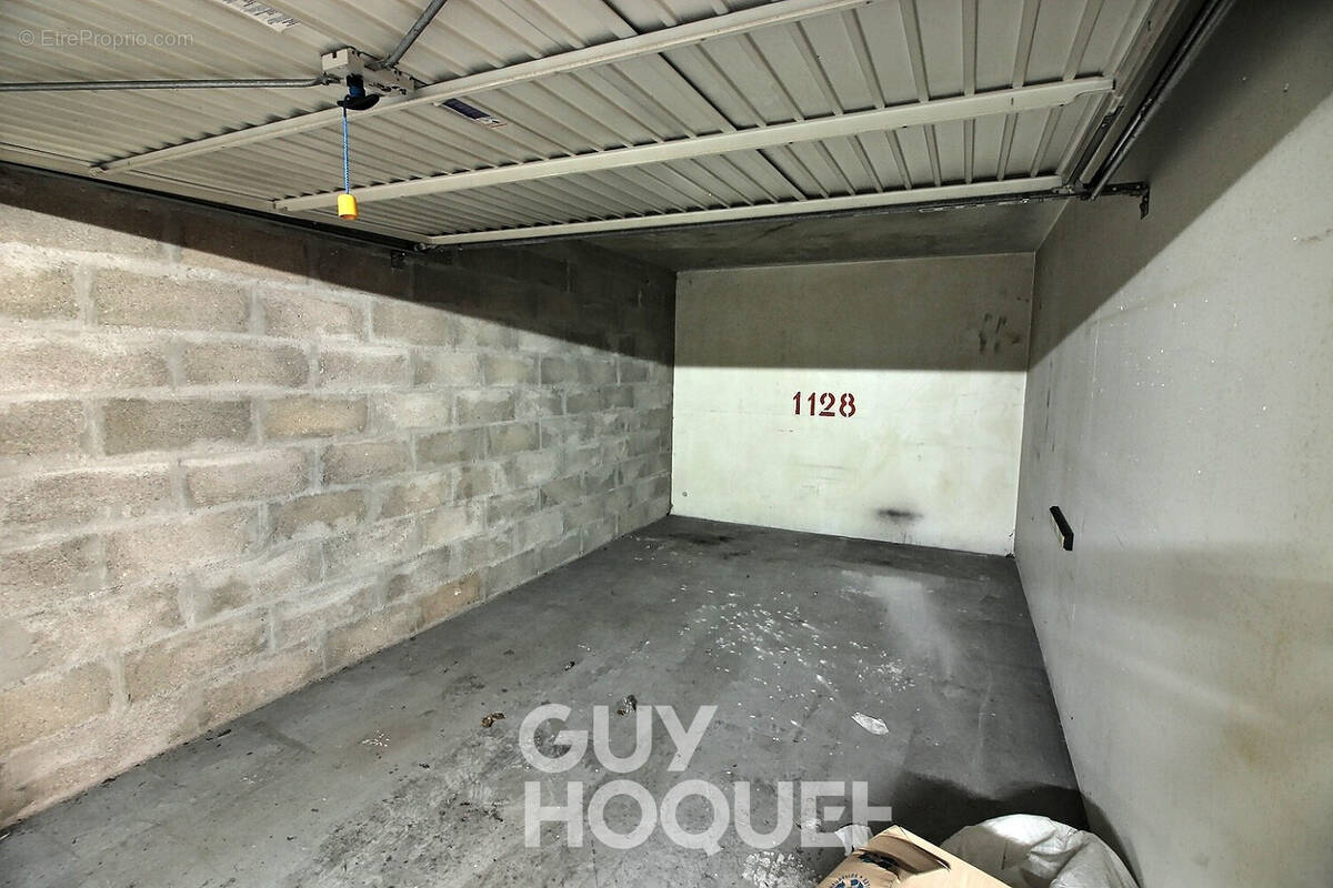 Parking à RUEIL-MALMAISON