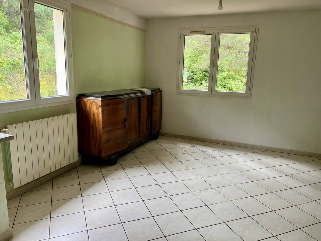 Maison à LAROQUE-DE-FA