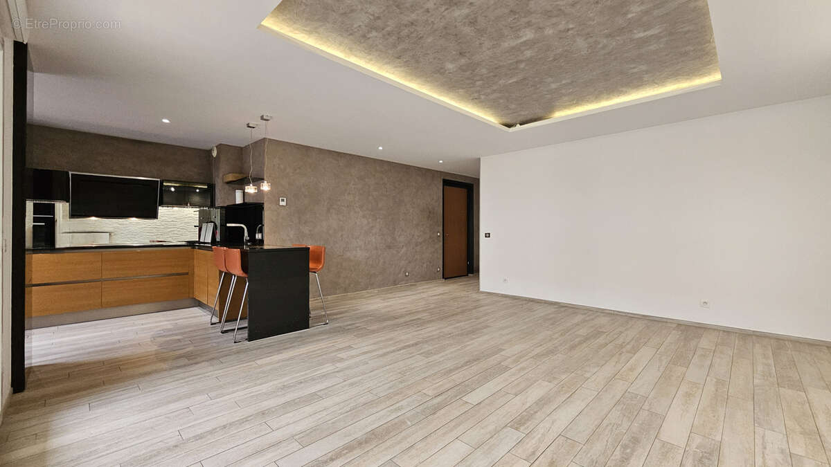 Appartement à SERGY