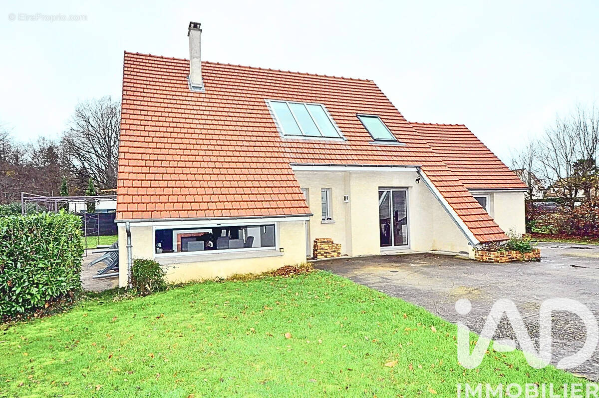 Photo 1 - Maison à SAINT-MAURICE-MONTCOURONNE