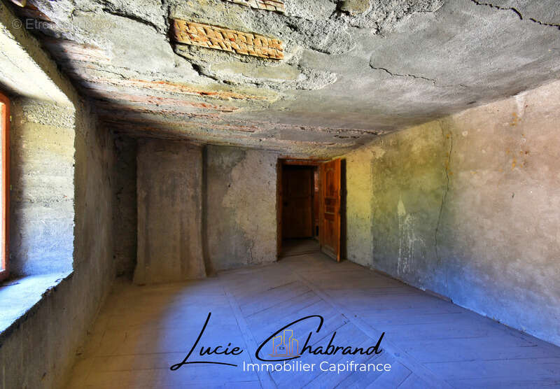 Maison à SAINT-VERAN