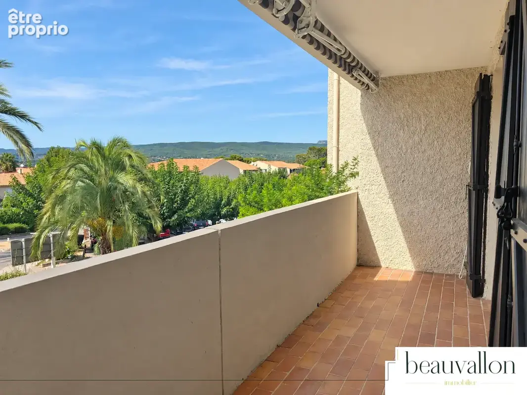 Photo Appartement à Saint-Cyr-Sur-Mer au prix de 195 000€