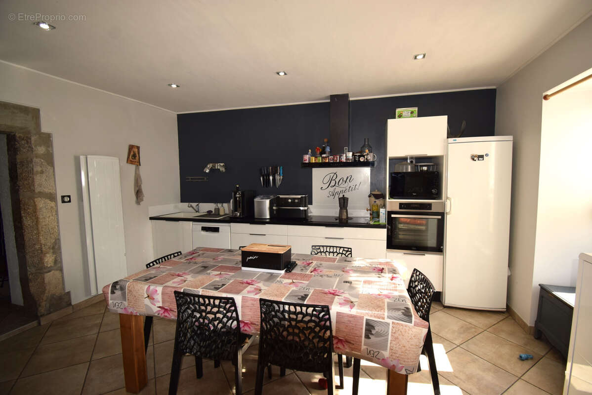 Maison à CHINDRIEUX