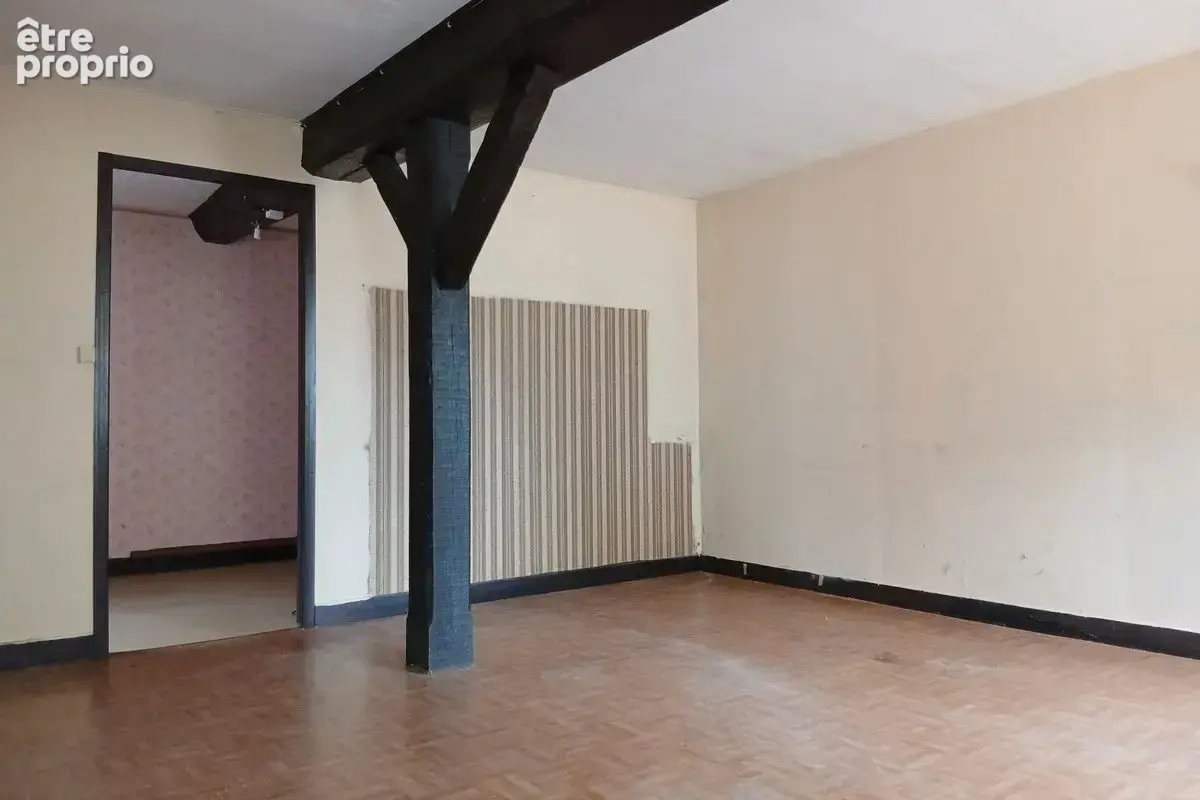 Étais-la-Sauvin - Charmante maison ancienne avec cour, dépendances et beau potentiel ! - photo 3