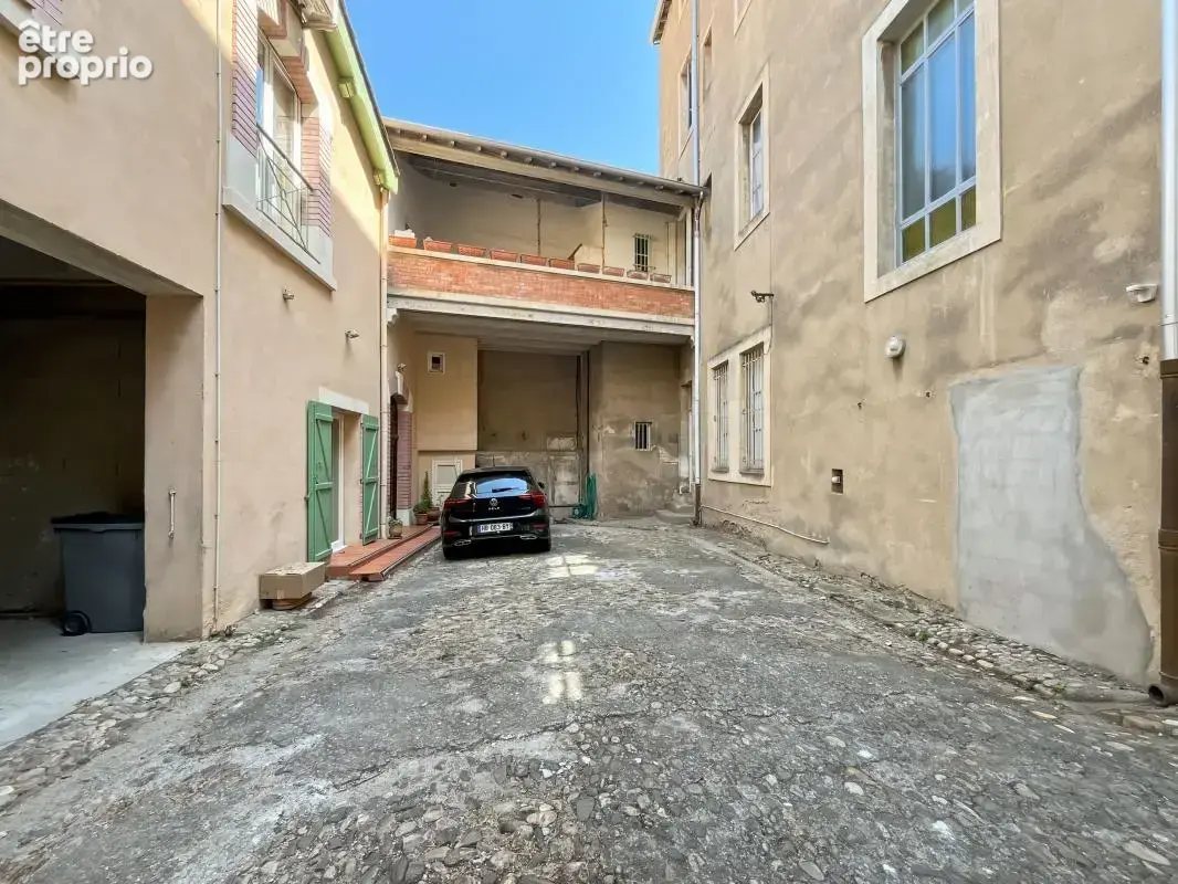 Maison atypique avec terrasse et stationnement – Béziers Centre - À Vendre - photo 4