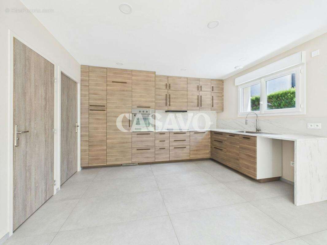 Vente Maison 4 pièces de 87m² - 69800 Saint-Priest - photo 2