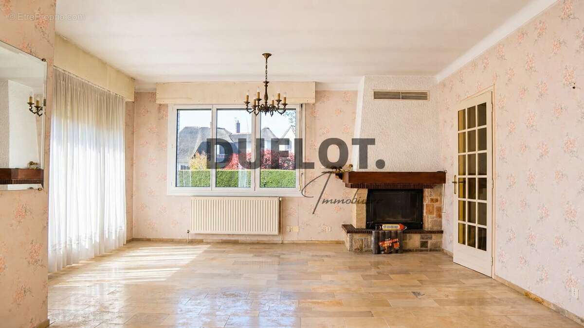 Maison à ARQUES