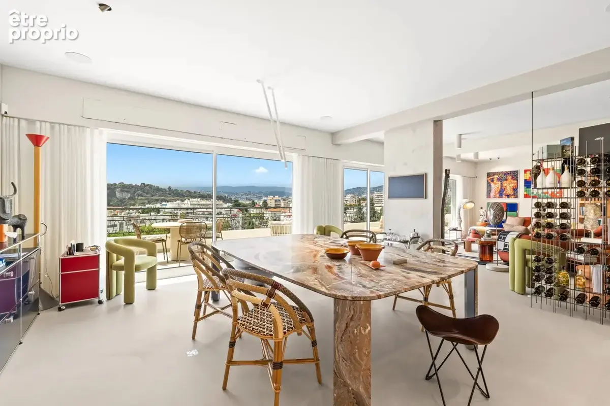 Nice - Le Port - Appartement 3 pièces d’exception entièrement rénové avec terrasse panoramique et vue mer - photo 5