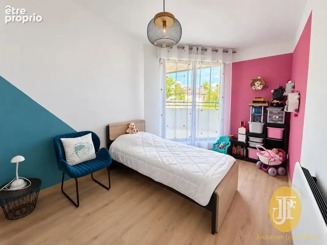 Rare Appartement - 110.82 m2- 4 pièces Centre ville - photo 5
