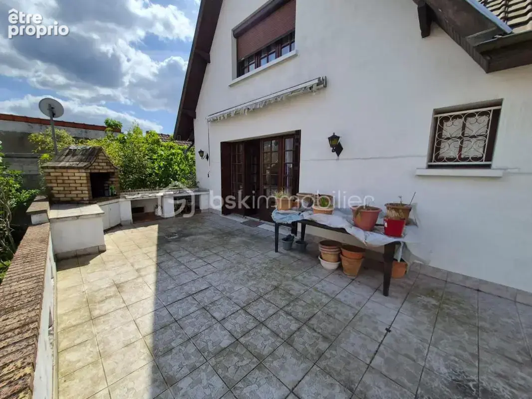 Charmante maison familiale avec beaux volumes et extérieur agréable - photo 19