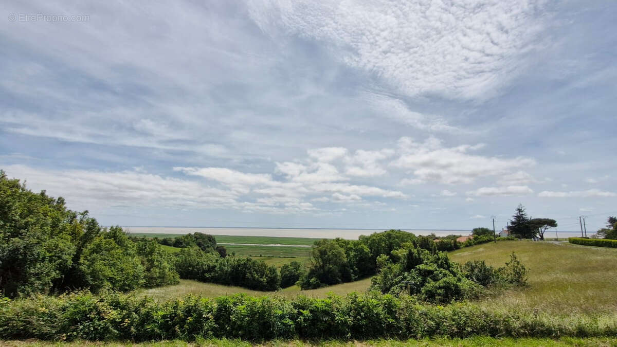 Maison à CHENAC-SAINT-SEURIN-D&#039;UZET