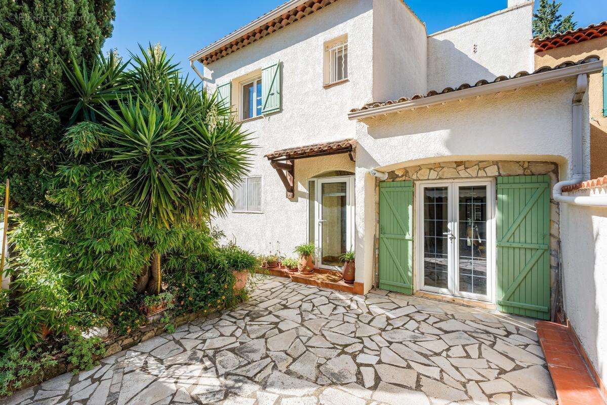 Maison à LA VALETTE-DU-VAR