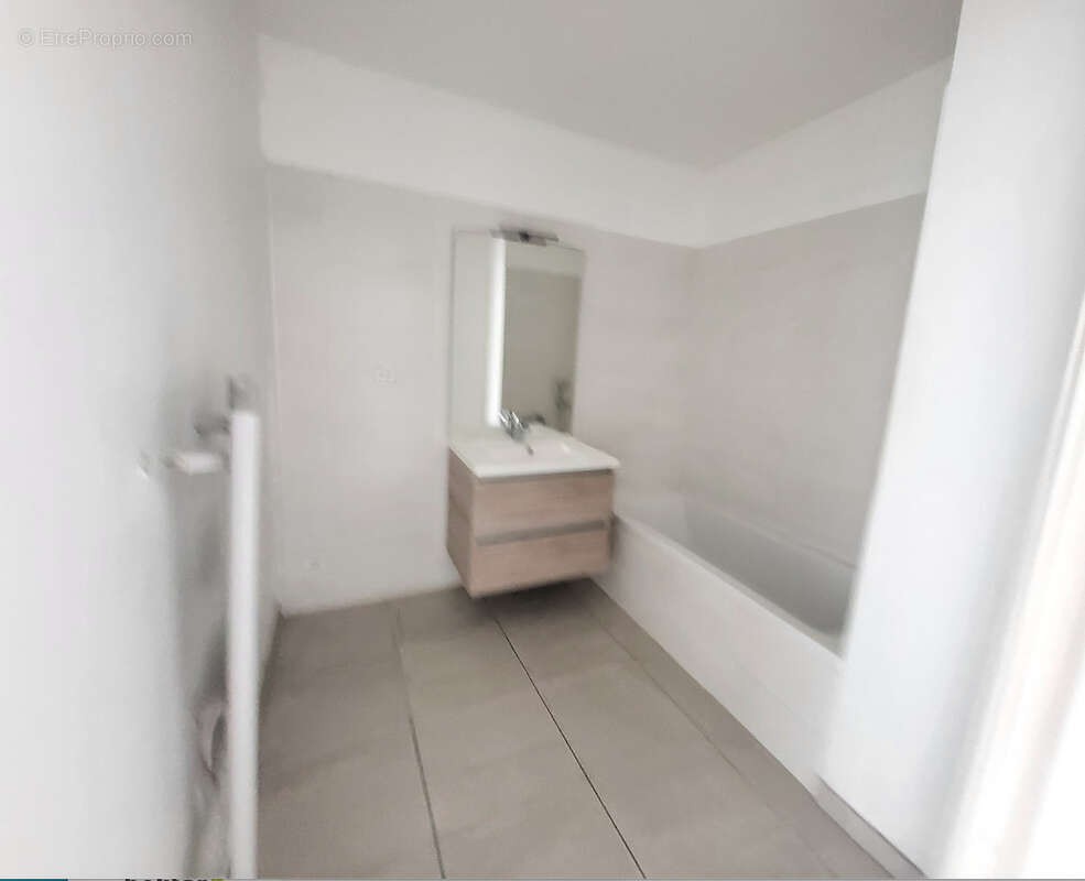Appartement lumineux avec terrasse et garage Neuville Sur Saône 3 pièce(s) 62m2 - photo 7