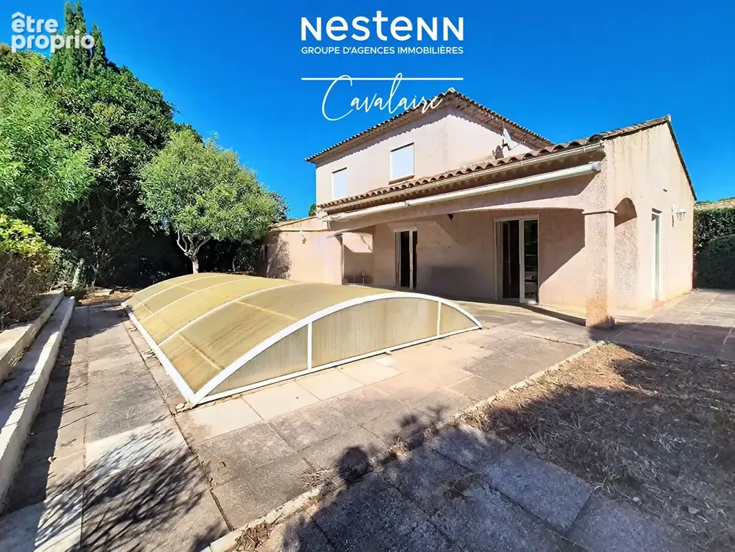Environnement calme pour cette maison d'environ 141 m² sur  un terrain de 792 m² avec piscine et double garage - photo 2