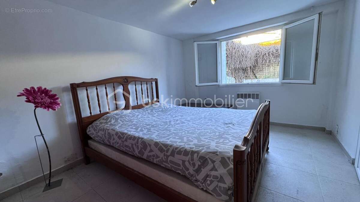 Appartement à LE REVEST-LES-EAUX