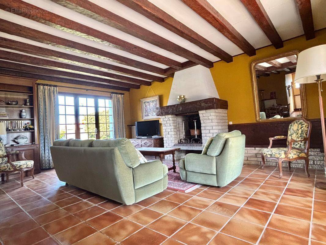 Maison à LA BREE-LES-BAINS