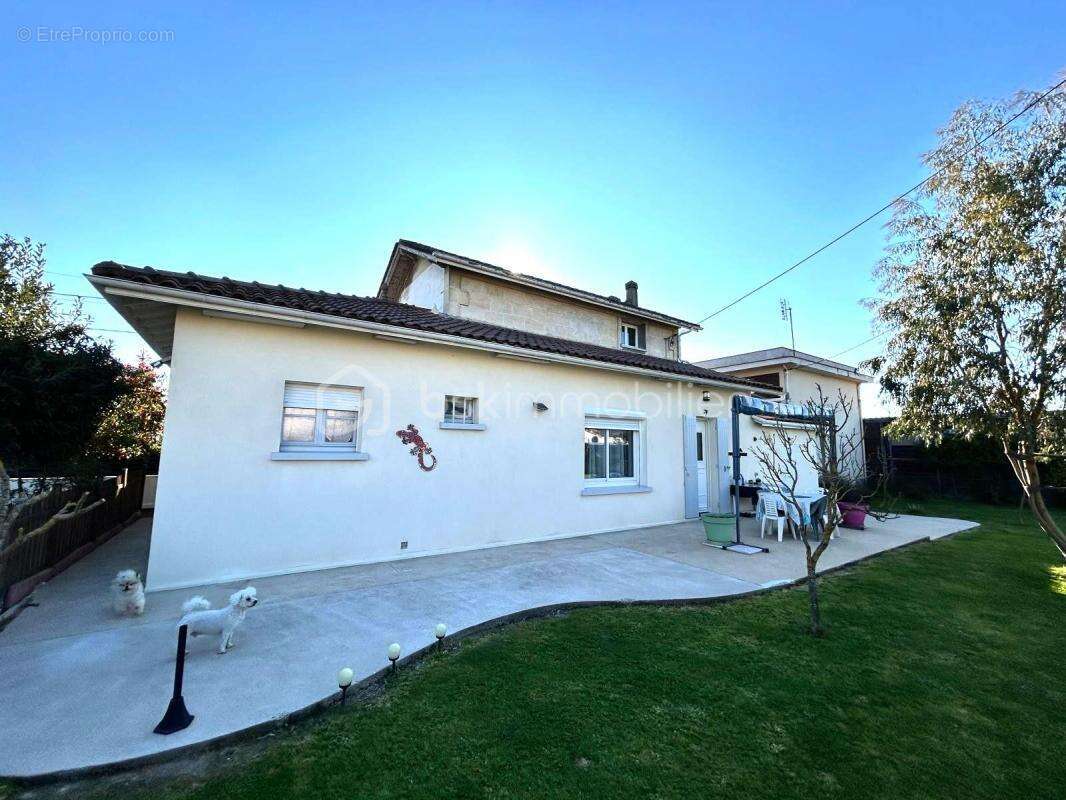 Maison à CADILLAC-EN-FRONSADAIS