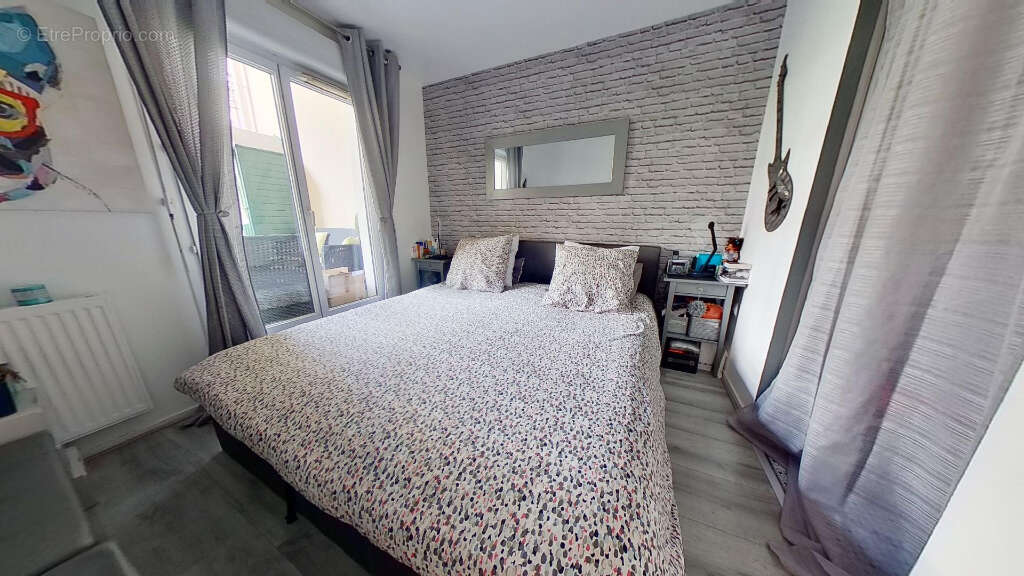 Appartement à COURBEVOIE