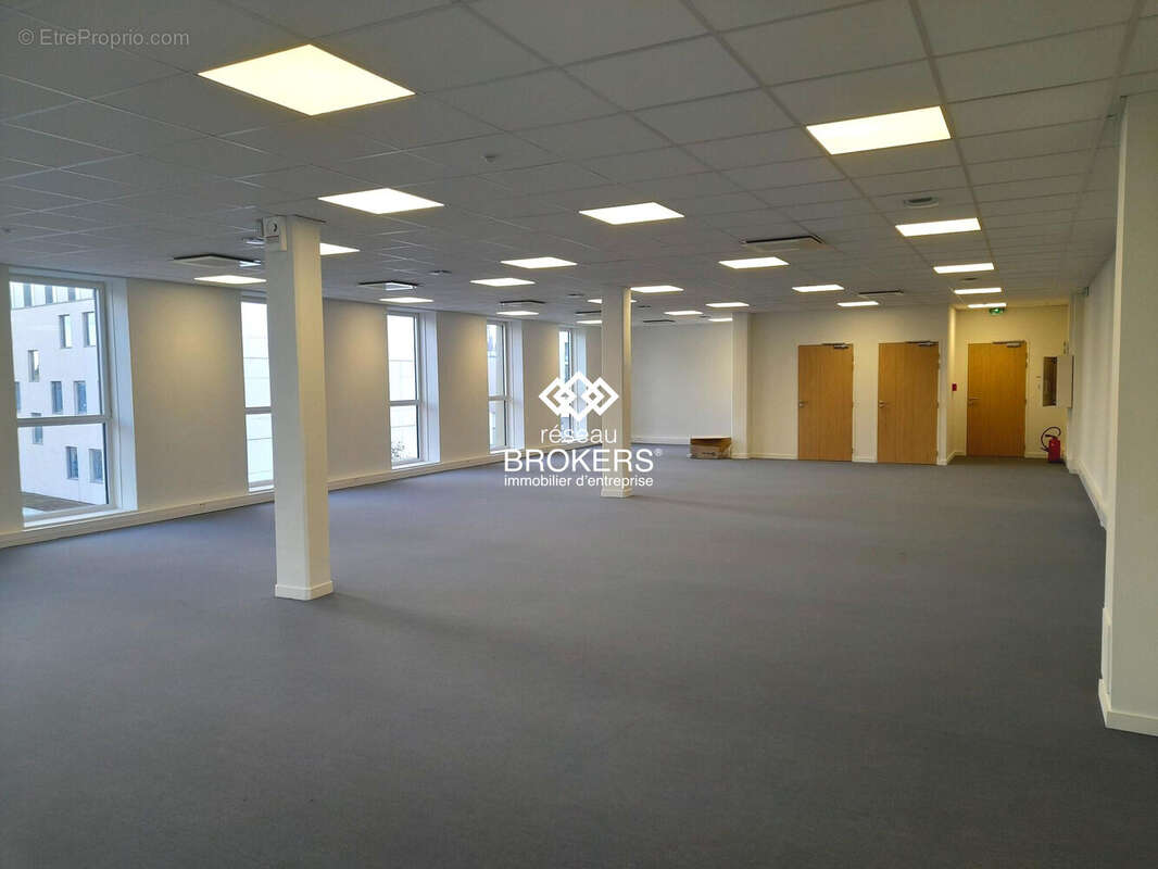 Commerce 180 m² à Orleans  - photo 2
