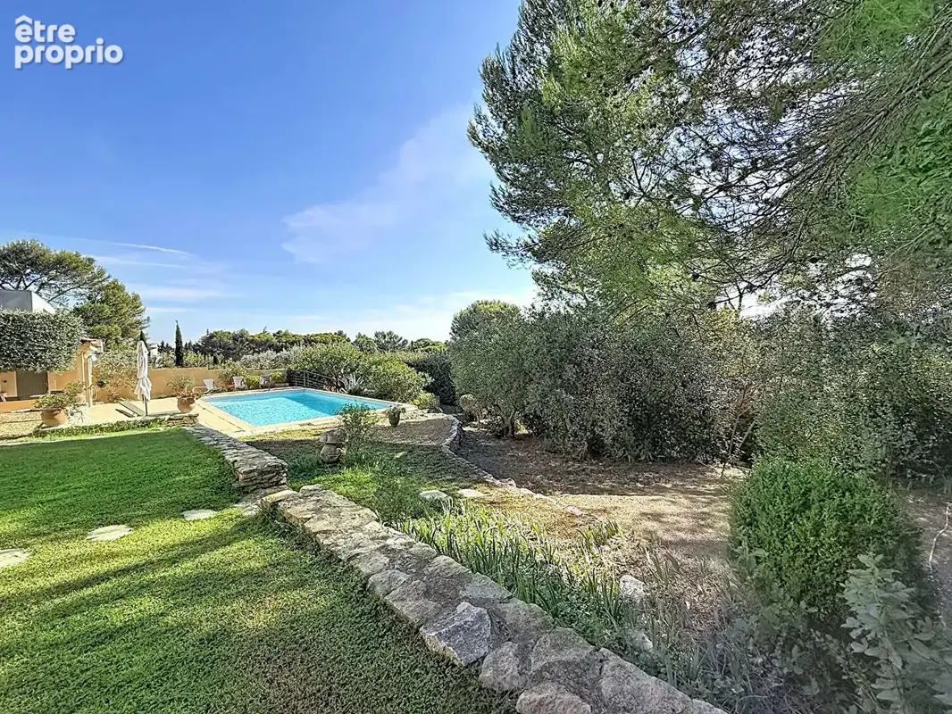 Maison Villeneuve Les Avignon 5 pièce(s) 162 m2 piscine garage double - photo 5
