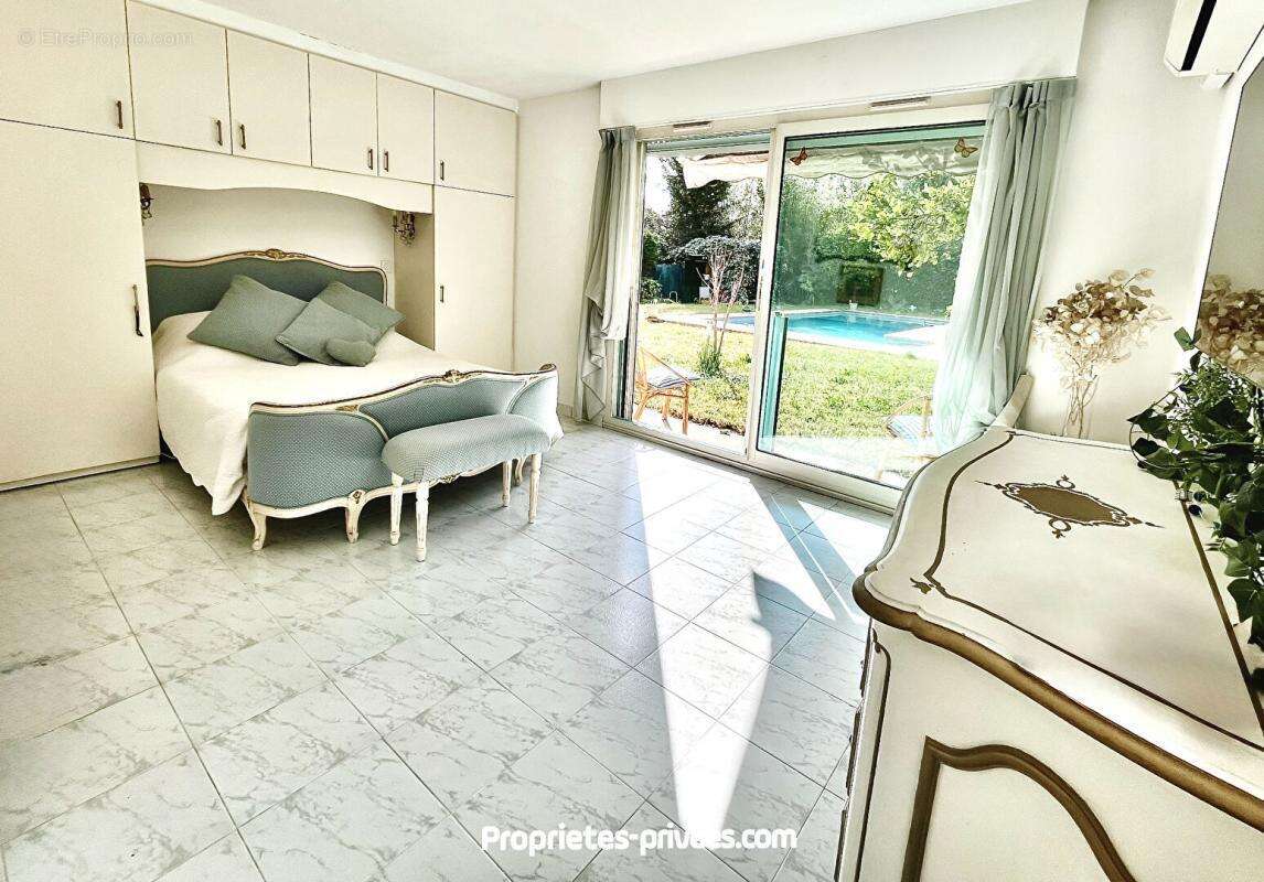 Appartement à MANDELIEU-LA-NAPOULE