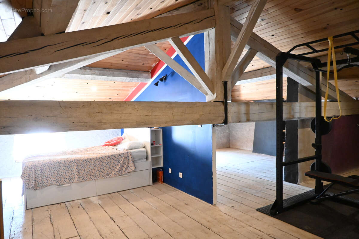 Charmant appartement T4 de 124 m2 en dernier étage au cœur du centre-ville de Carcassonne - photo 9