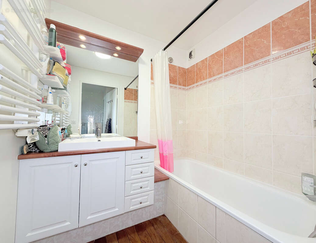 Appartement à SURESNES