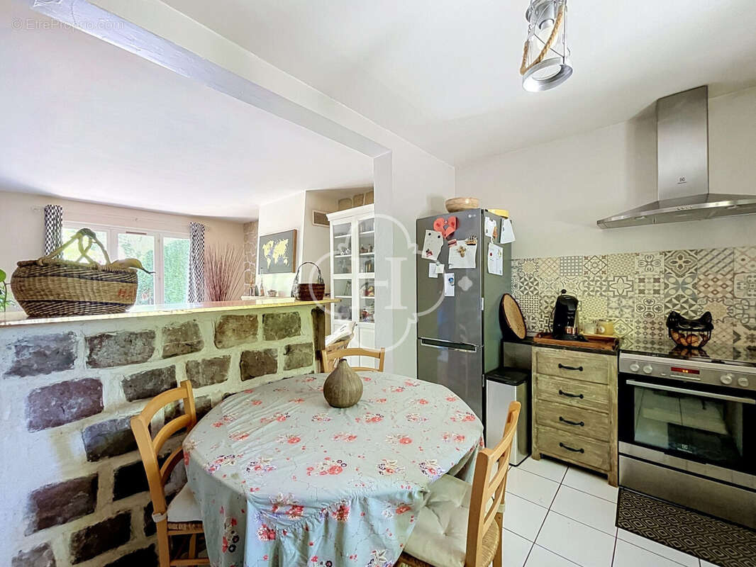Maison 124 m² à Nezel  - photo 9