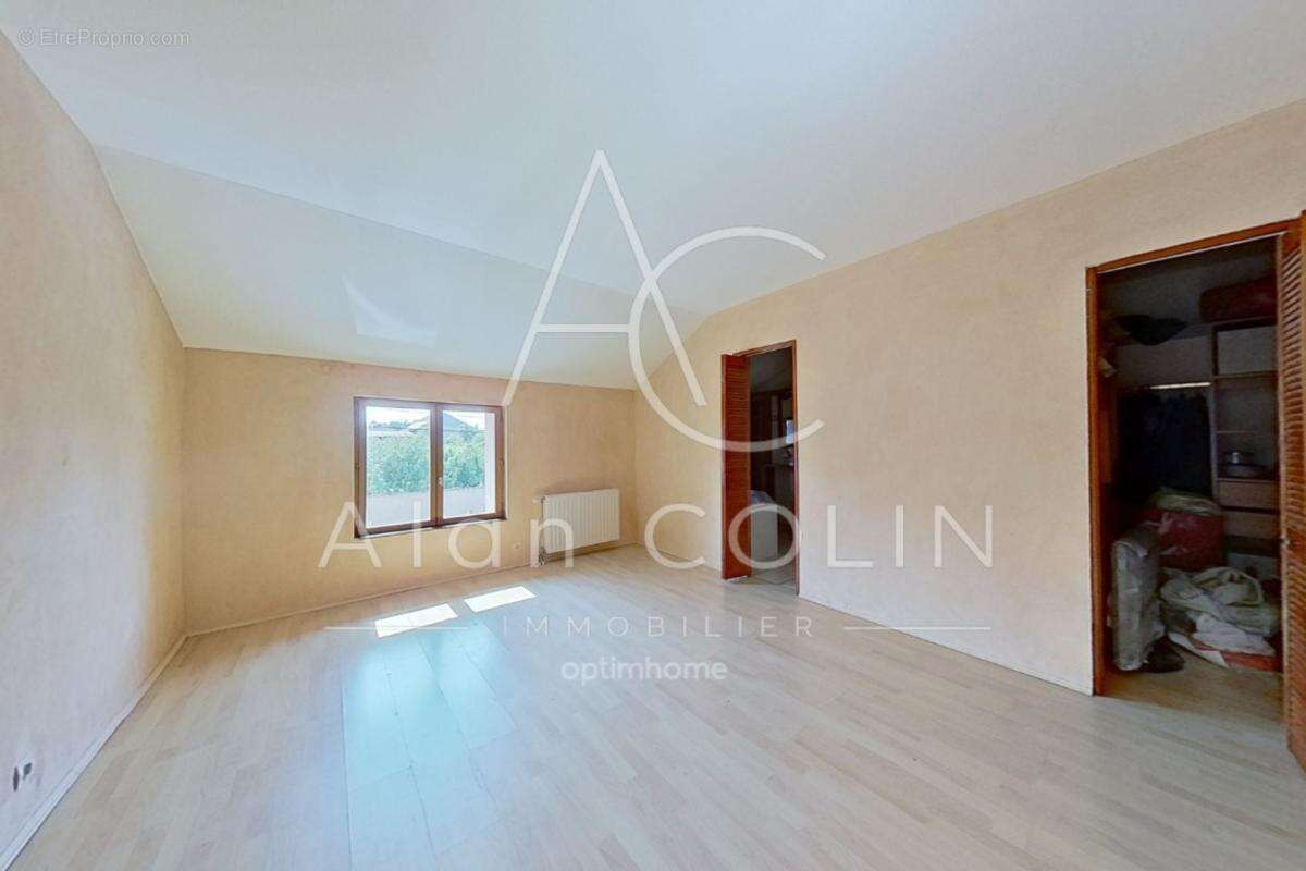 Maison en pierre de caractère – 170 m² habitables – beaux volumes – proche frontière luxembourgeoise - photo 12
