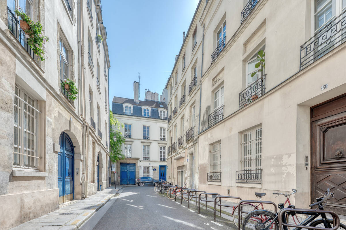 Appartement à PARIS-3E